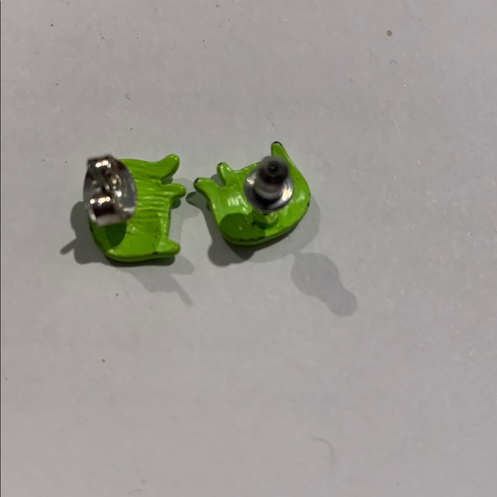 Vintage green elephant w heart stud 1/2” pierced Earrings - Picture 2 of 3
